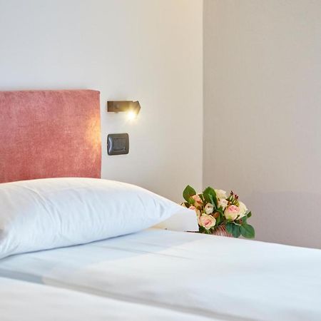 Apartamento Residenza Ai Ferrari Riva del Garda Exterior foto